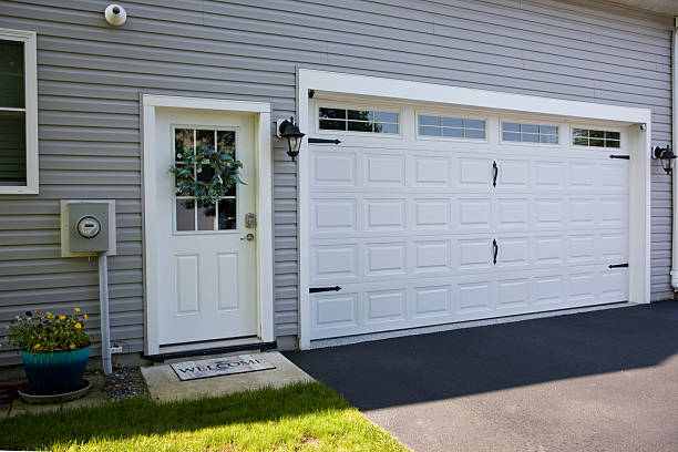 24/7 Emergency Garage Door Panel Replacement experts in Bourbon, IN